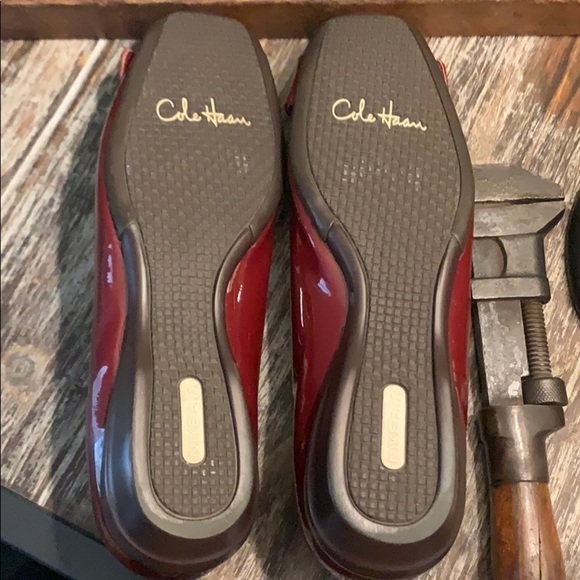 COLE Haan Nike Air Cranberry Patent Leather Flats - Picture 12 of 15